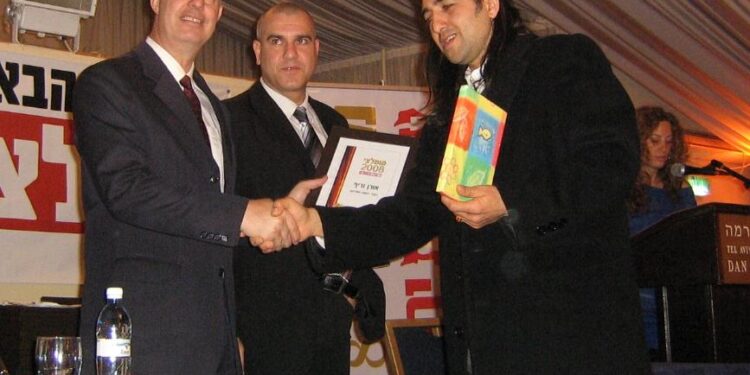 ⭐ “A Lifetime of Dedication Recognized: Oren Zarif Receives Outstanding Business Award from Israel’s Senior Minister, Tzachi Hanegbi”